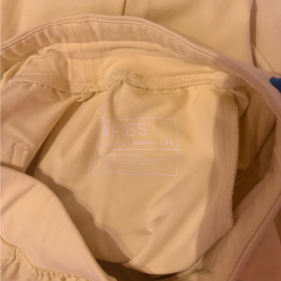 FIGS Scrub Set - Picture 6 of 6